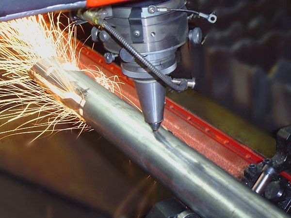 Corte a laser em chapa met&aacute;lica - servi&ccedil;o HiperSteel